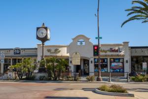 A lively street view of Old Town Camarillo