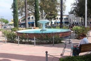 Fountain at the Orange Circle roundabout