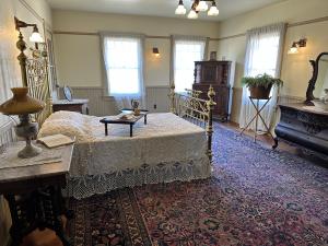 Winchester Mystery House - bedroom