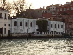 The garden and exterior of the Peggy Guggenheim museum