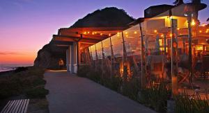 Santa Barbara Dining - Boat House at Hendry's Beach - from https://boathousesb.com/
