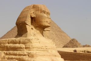 Egypt - Giza - Sphinx - by Emőke Dénes - Wikimedia