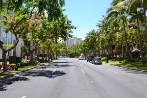 Kalakaua Ave Waikiki by Simon Sees Wikimedia