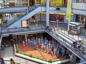 The open-air courtyard of the Ala Moana Center