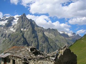 Hikers on the Tour du Mont Blanc trail