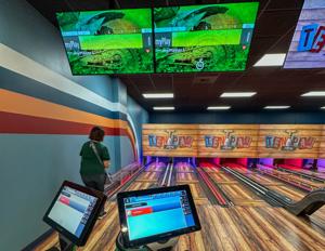 Great Wolf Lodge Ten Paw Alley Mini Bowling